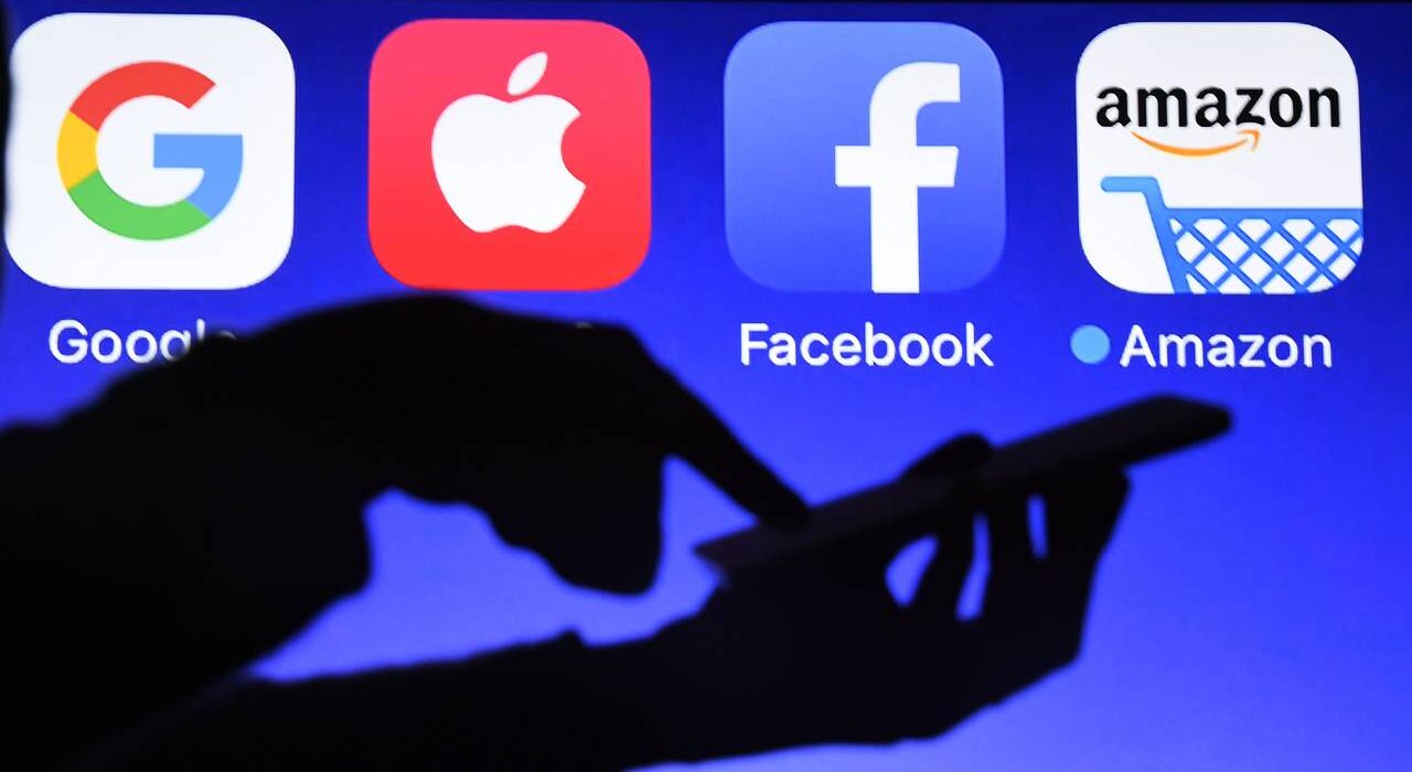 Meta e Google são condenadas nos EUA por viciar adolescentes em redes sociais
