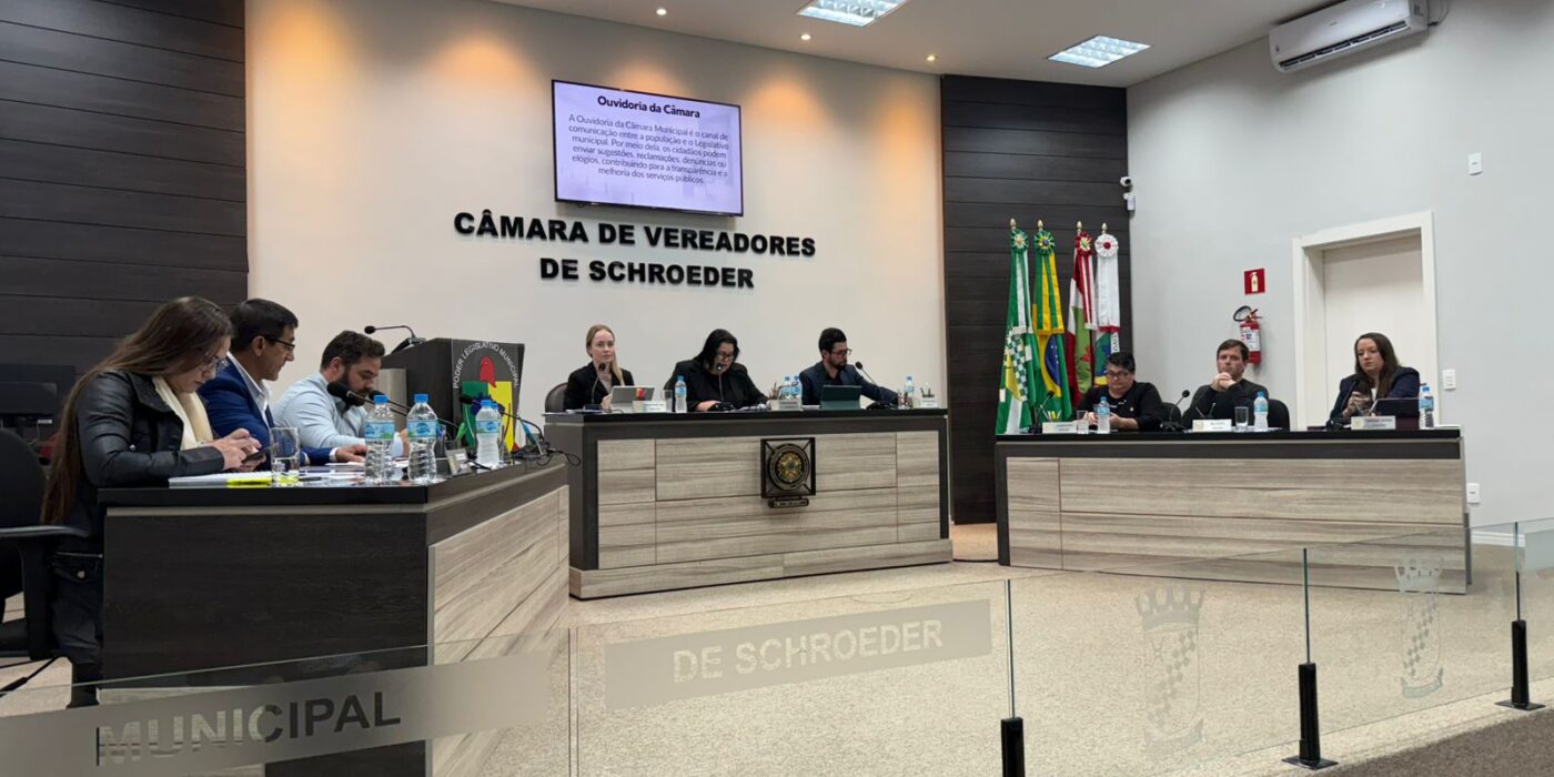 Câmara de Schroeder abre investigação contra prefeito por suposta quebra de decoro
