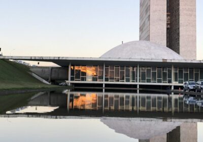 O Trabalho que não se Vê: Enquanto o Brasil Espera, Deputados Paralisam a Câmara e Mantêm os Salários