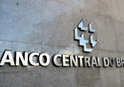 Juros caem, mas Banco Central vê ameaças à inflação