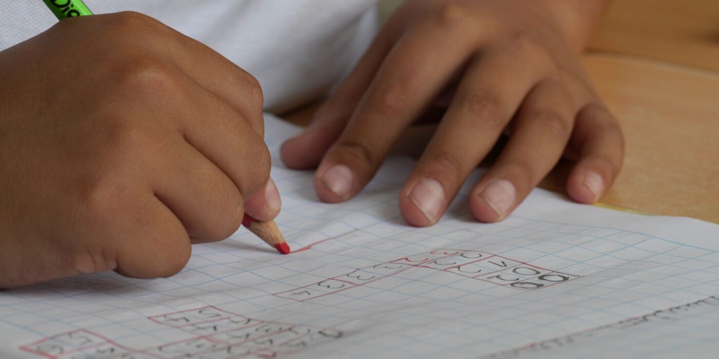 Prisão de casal em São Paulo reacende debate sobre homeschooling no Brasil