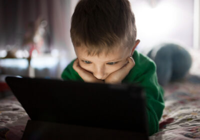 Senado Avança em Legislação Contra Abuso Infantil Online