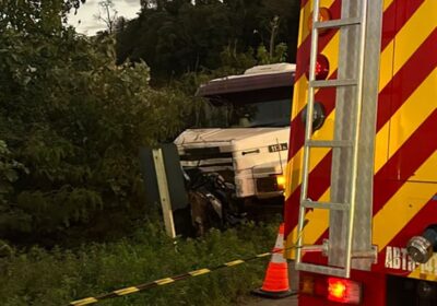 Acidente Fatal na BR-163: Duas Jovens Morrem em Colisão Frontal com Caminhão