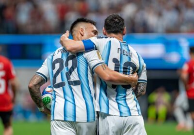 Inglaterra sofre pane geral nos últimos minutos e entrega vaga na final pros hermanos