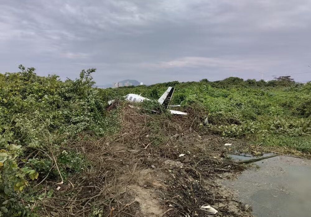 Avião cai em Navegantes: dois ocupantes feridos em acidente