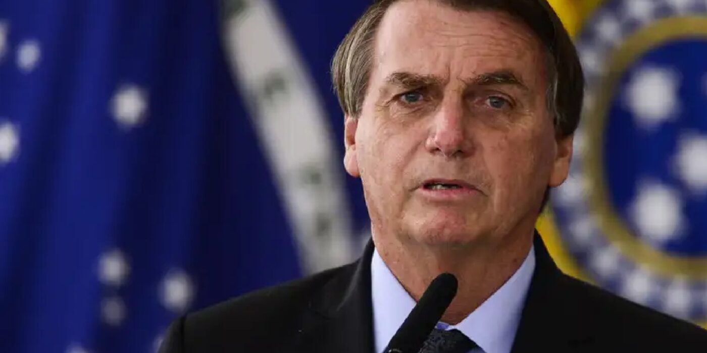 Bolsonaro permanece em prisão domiciliar após decisão de Alexandre de Moraes