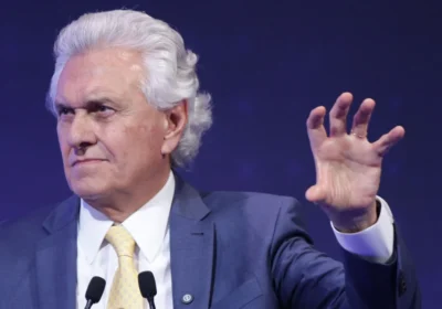 Caiado critica Flávio por carta de Bolsonaro: liderança não é hereditária