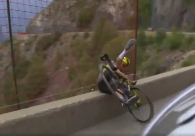 Ciclista Escapa de Acidente Grave no Tour de France