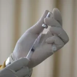Cobertura Vacinal Global Aumenta, mas Ainda Está Abaixo dos Níveis Pré-Pandemia