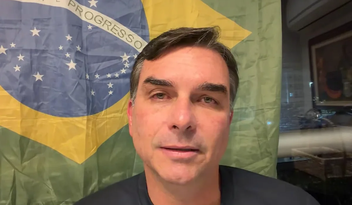 Flávio Bolsonaro: Candidato à Procura de uma Vice