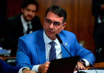 Flávio Bolsonaro Reforça Apoio a Ciro Gomes no Ceará