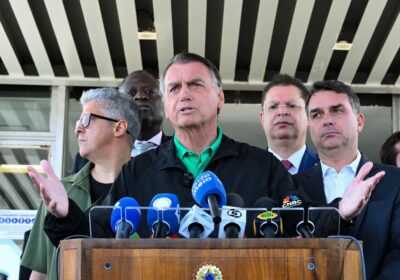 Antes de perder, deslegitimar o árbitro: Flávio repete o roteiro que levou o pai à condenação