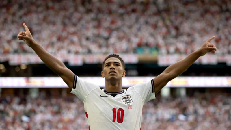 Jude Bellingham é elogiado pela imprensa internacional após vitória da Inglaterra