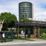 Mulher agredida é indenizada em R$ 10 mil por ser levada na mesma viatura que o agressor