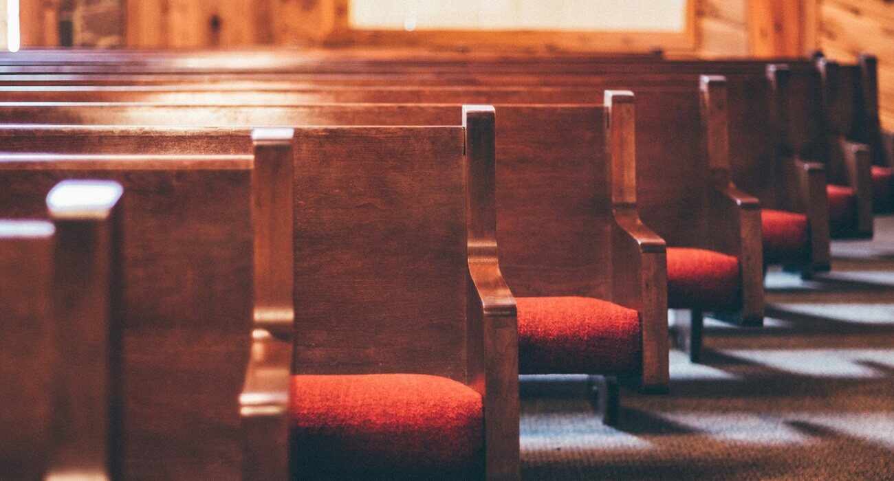 Pastor e igreja condenados a pagar indenização por revelar segredo de fiel em culto