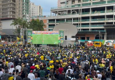 Praça da Paz em Itapema Recebe Público Recorde para Transmissão da Copa