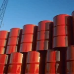 Preço do Petróleo Dispara para US$ 98 devido à Escalada de Conflito entre EUA e Irã