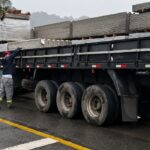 Prefeitura de Jaraguá do Sul inicia entrega de telhas para famílias afetadas pela chuva de granizo