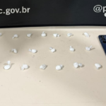 Suspeito de 'delivery' de cocaína é preso pela PM em Itapema
