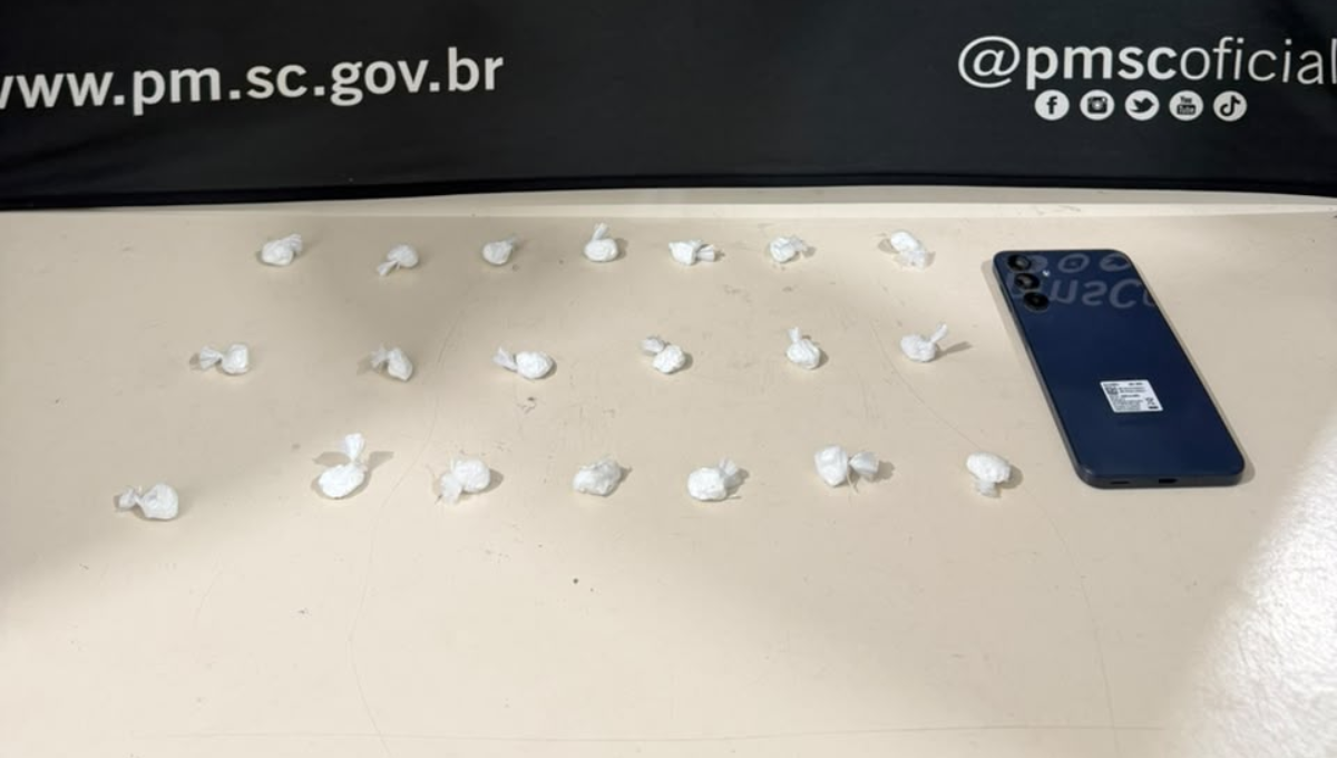 Suspeito de ‘delivery’ de cocaína é preso pela PM em Itapema
