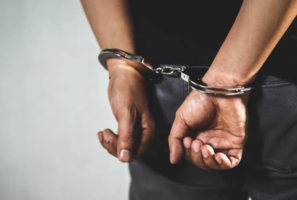 Trabalho Conjunto de Polícias Civis do RS e SC Leva a Prisão de Foragido por Violência Doméstica