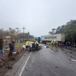 Tragédia na Serra Dona Francisca: Bebê e Dois Adultos Morrem em Colisão entre Carro e Carreta