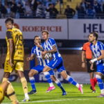 Avaí sofre, ajusta no banco e vira sobre o Sport nos acréscimos