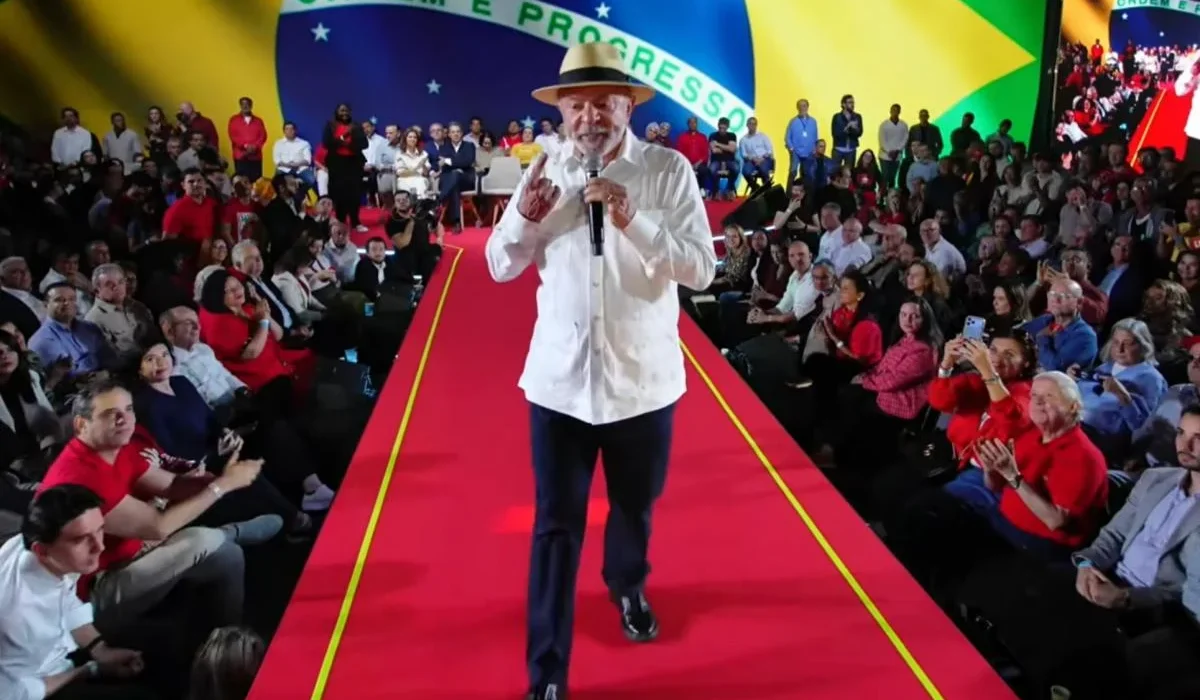 Governo Lula tem aprovação equilibrada, aponta pesquisa