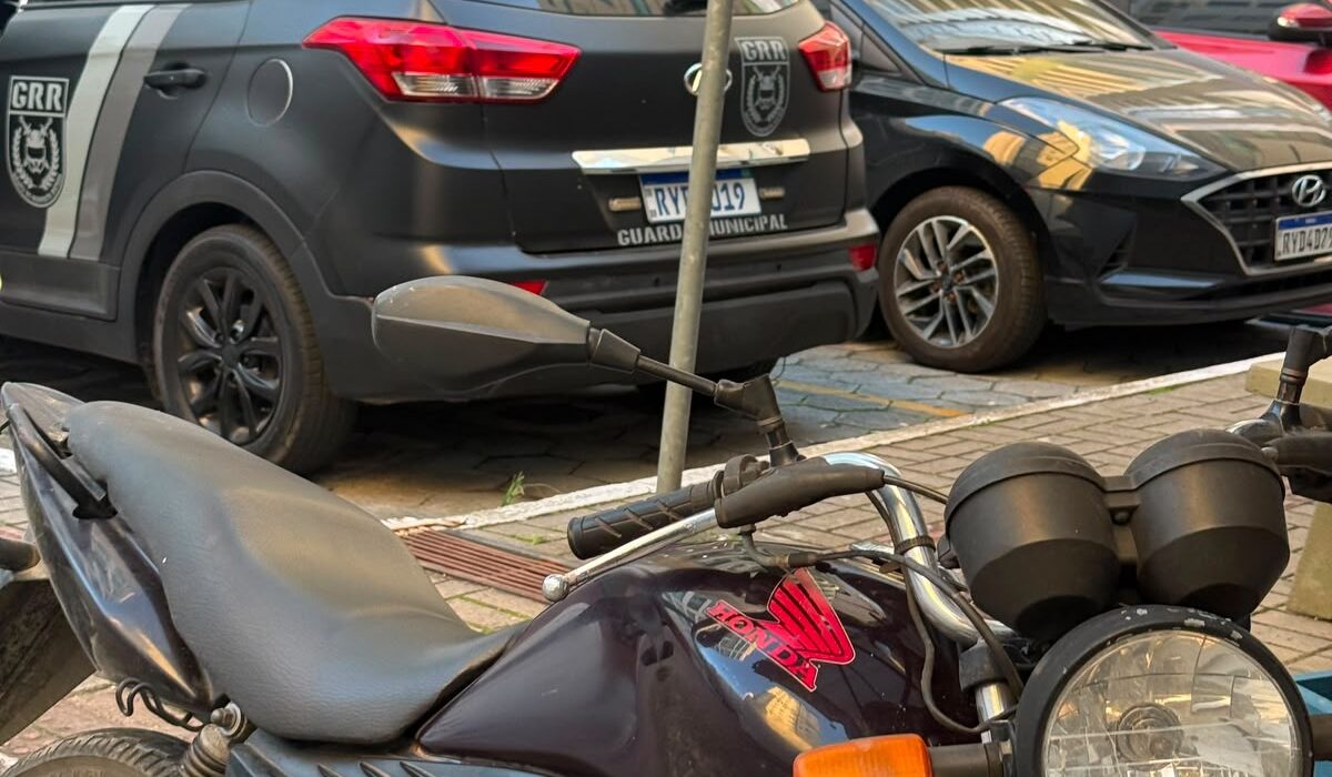 Guarda Municipal recupera moto furtada e homem é levado à delegacia por suspeita de receptação em Itapema