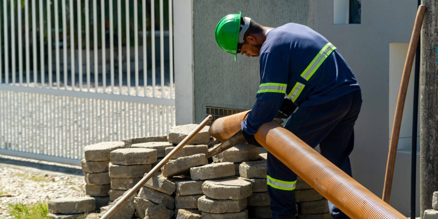 Águas de Bombinhas Oferece Oportunidades de Emprego em Saneamento