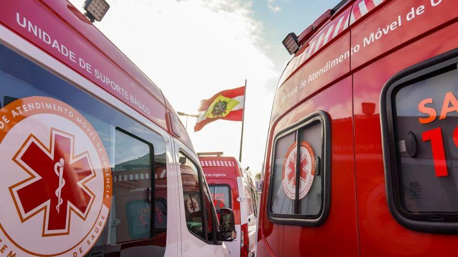 Homem de 50 anos cai de cerca de três metros e fica ferido em Itapema