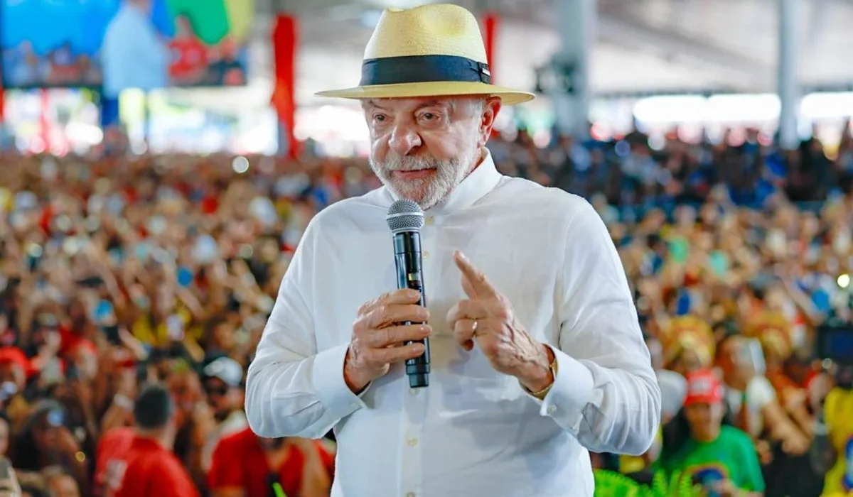 Lula é oficializado como candidato à reeleição em convenção do PT