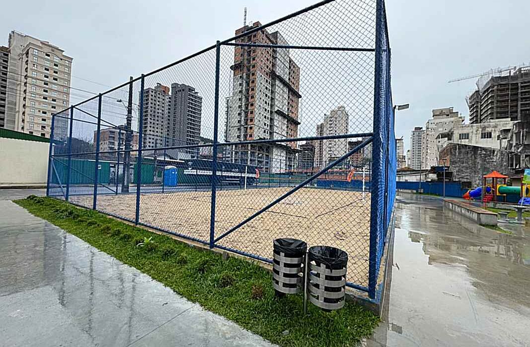 Nova Praça do Morretes vai receber escolinha gratuita de Vôlei de Praia