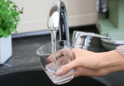 Rompimento de adutora pode causar falta de água em Porto Belo neste sábado