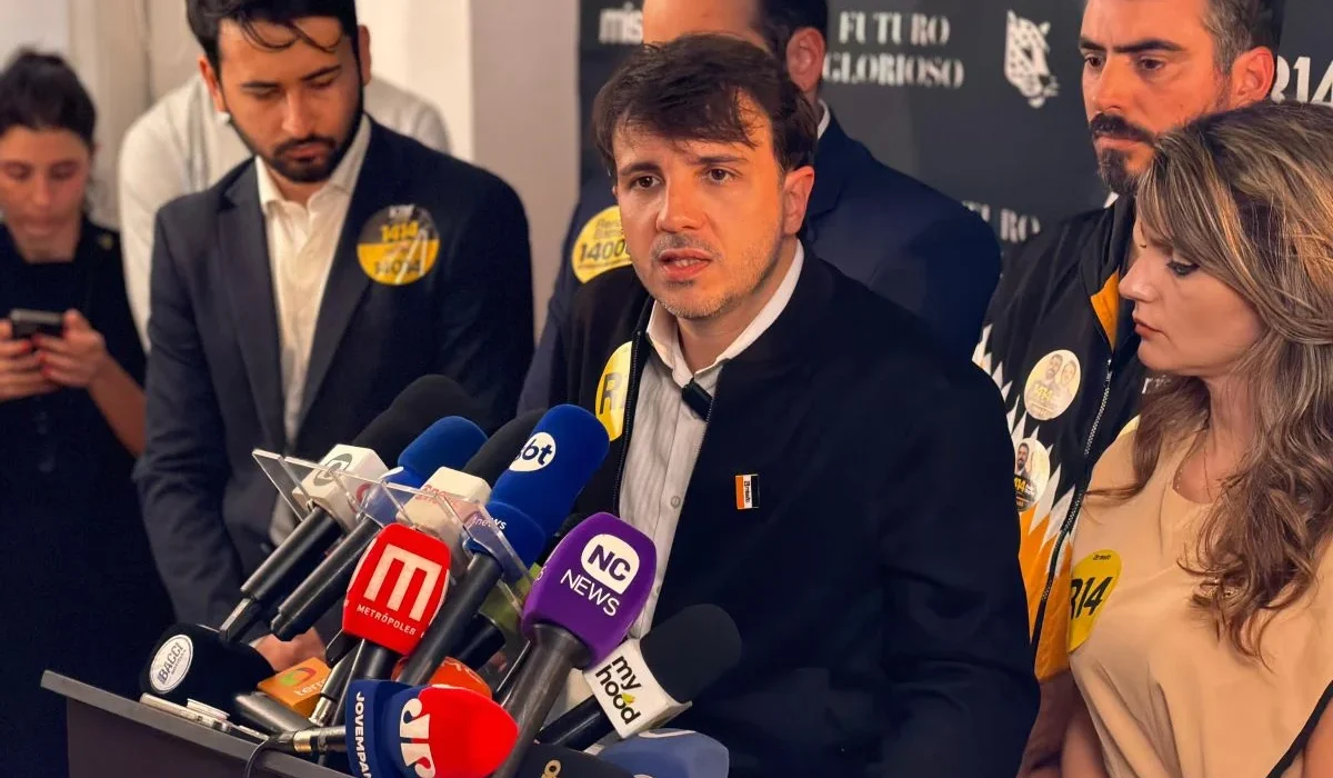 Após ter redes sociais suspensas pelo TSE, Renan Santos pede ajuda de apoiadores para compensar prejuízo