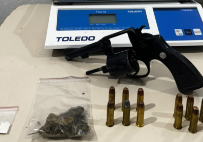 Homem é preso com revólver calibre .38 e drogas no bairro Alto São Bento, em Itapema