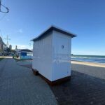 Itapema começa a instalar 20 novos banheiros públicos na orla