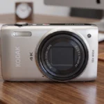 Kodak apresenta nova câmera compacta com visual retrô e zoom óptico de 15x