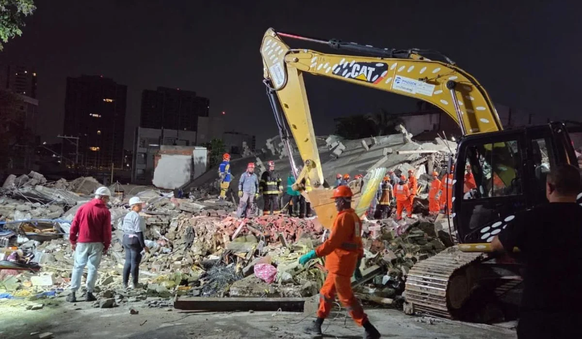 Sobe para cinco o número de mortos em desabamento de prédio sobre casa em São Paulo